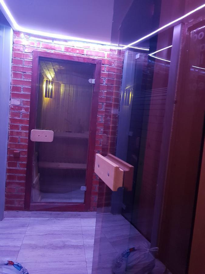 Hotel Doi Taurasi Afumati ภายนอก รูปภาพ